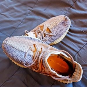 Like new Men's Yeezy Sneakers